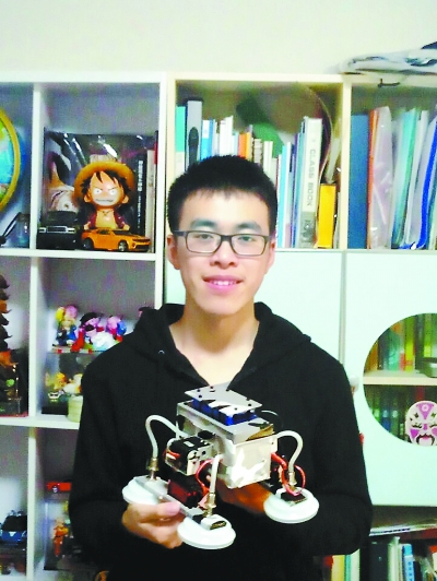 北京高中生設(shè)計(jì)機(jī)器人替“蜘蛛人”高空作業(yè) 北京高中生設(shè)計(jì)機(jī)器人替“蜘蛛人”高空作業(yè)